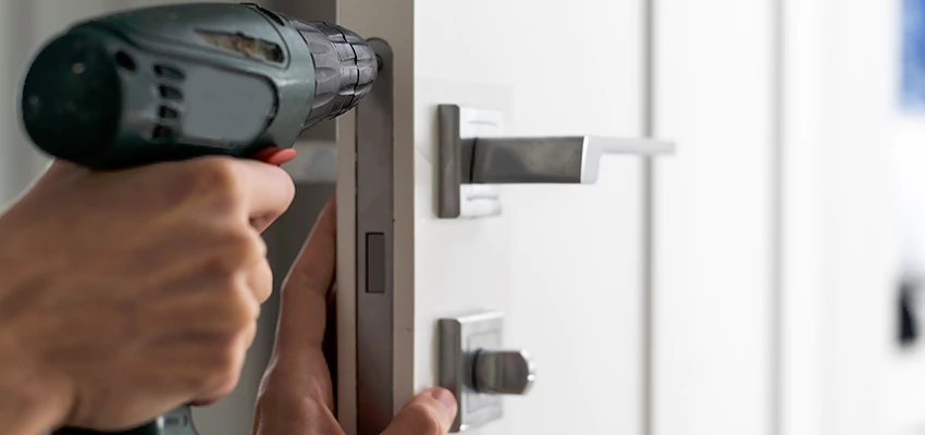 Locksmith For Lock Replacement Near Me in East San Gabriel, CA