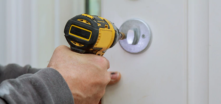 Street Locksmith For Smart Lock Repair in East San Gabriel, CA